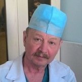 Врач Бакин Михаил Николаевич
