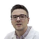 Врач Батраков Роман Михайлович