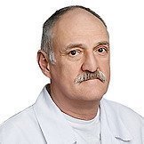Врач Бондарев Марк Романович