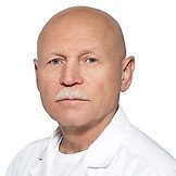 Врач Чумаков Олег Ермолаевич