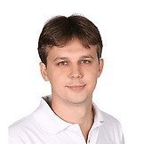 Врач Дуда Максим Петрович