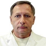 Врач Гусев Антон Иванович