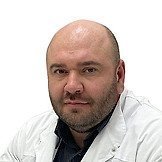 Врач Юшанков Артем Александрович