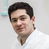 Врач Камилов Камил