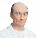 Врач Хусаинов Руслан Халилович