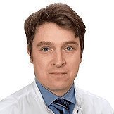 Врач Людаев Юрий Николаевич