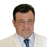 Врач Мельников Олег Рюрикович