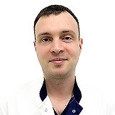Врач Петров Денис Дмитриевич
