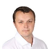 Врач Плюснин Денис Иванович