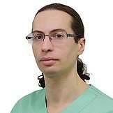 Врач Плотников Илья Михайлович