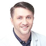 Врач Садыков Аслан Игоревич