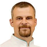 Врач Стародубцев Олег Геннадьевич
