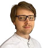 Врач Стародубцев Роман Андреевич