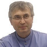 Врач Умаров Эскендер Ахмедович
