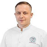 Врач Ушаков Эдуард Валерьевич