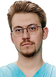 Врач Ушаков Максим Дмитриевич