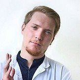 Врач Устинов Арсений Константинович