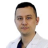 Врач Усунгван Максим Вячеславович