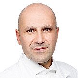 Врач Вардиков Даниил Федорович