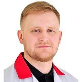 Врач Вельшикаев Роман Константинович
