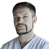 Врач Жмаев Роман Андреевич